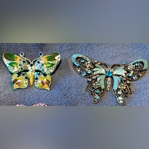 Vintage lot of 2 Butterfly pins brooch Avon light blue green yellow sparkle - Picture 7 of 16